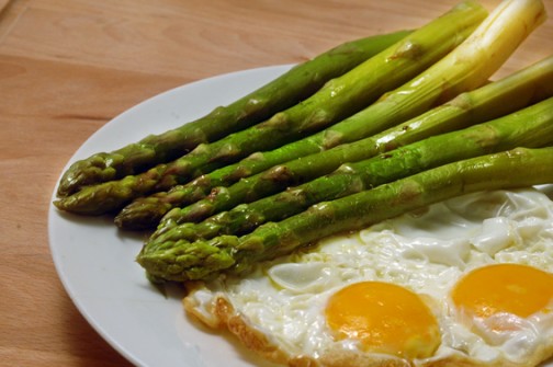 asparagi con le uova