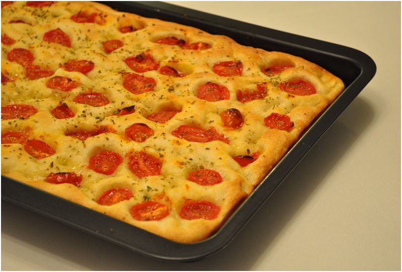 focaccia con i pomodorini