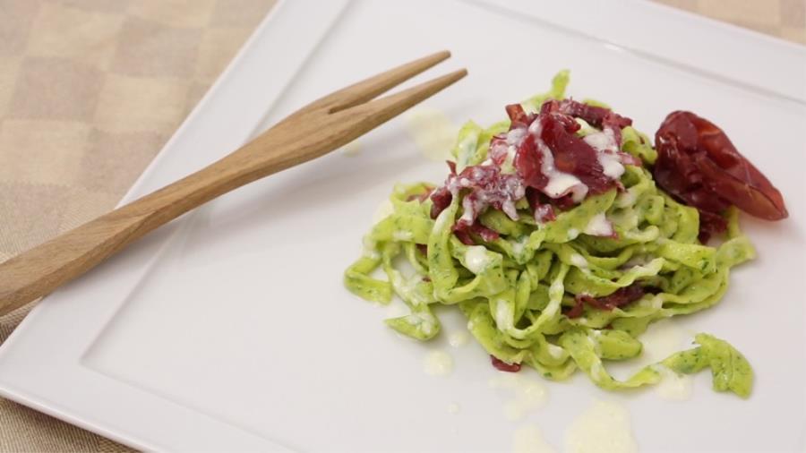 tagliatelle alla crema di parmigiano e bresaola